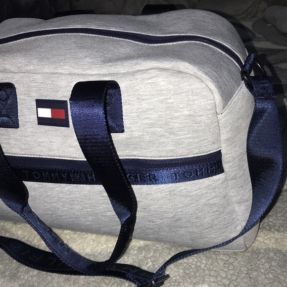 Tommy Hilfiger Men’s Small Duffel Bag🆕 - Picture 3 of 14